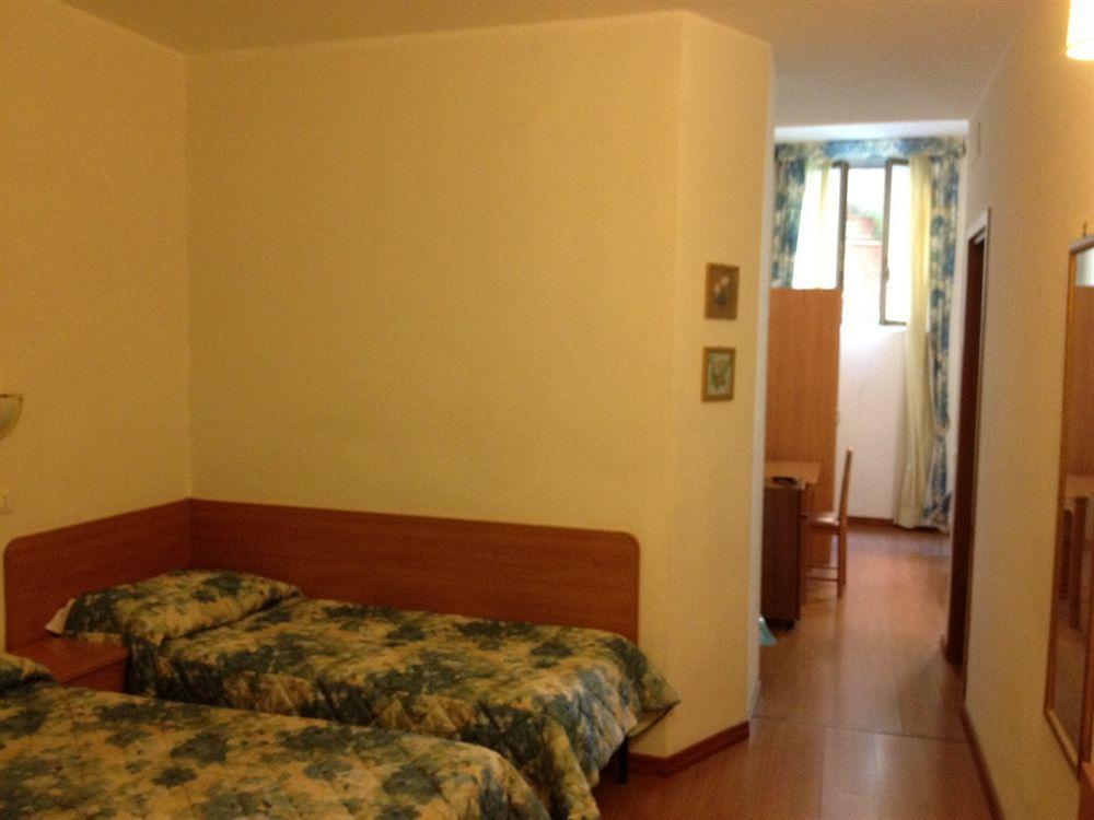 Tirreno Hotell 3*
