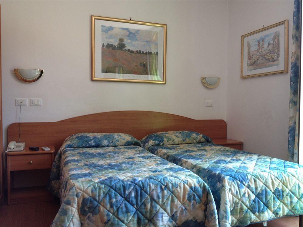 Hotell Tirreno