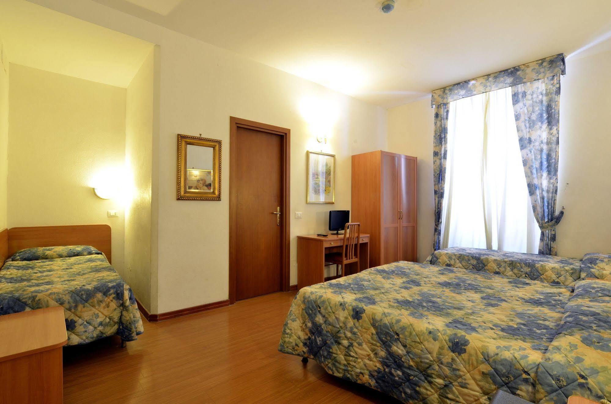 Tirreno Hotell 3*